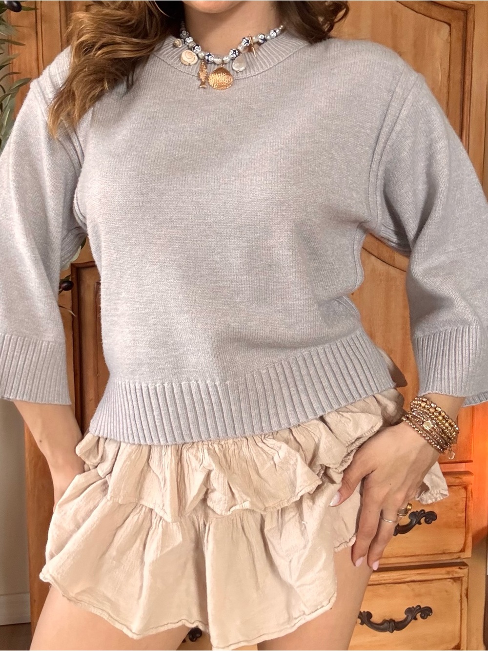 Cute Light gray 3/4 sleeve sweater